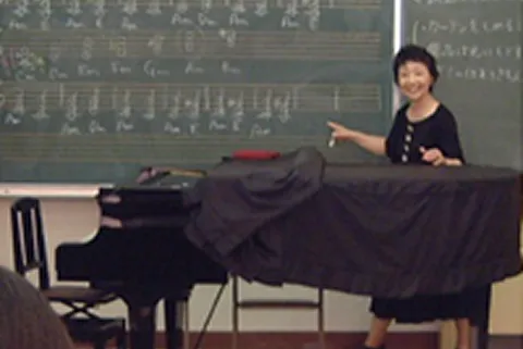 グランドピアノ(音楽室)