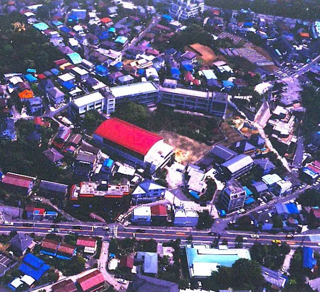 昭和37年 木造校舎の航空カラー写真